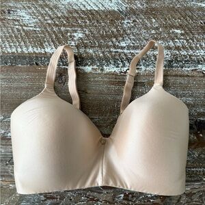 Chantelle Wireless Cream Lace Trim Bra